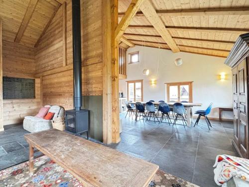 Chalet spacieux 10 pers., proche pistes et commerces avec WIFI - FR-1-505-232
