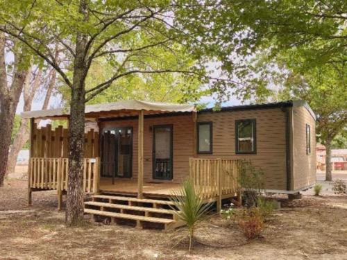 Mobil-home Prestige avec Terrasse, 3 Chambres, 6 Couchages - API-1-52-645