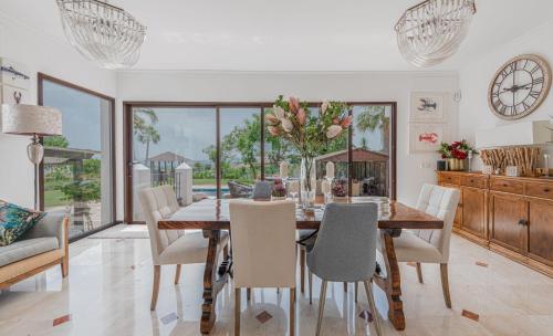 Villa Lola