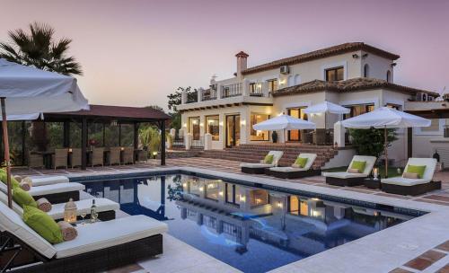 Villa Lola