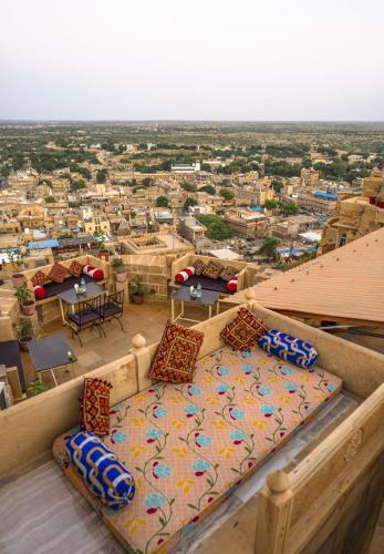 Ein Balkon oder eine Terrasse in der Unterkunft Hotel Rajmandir