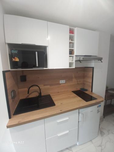 Dapur atau dapur kecil di Studio avec terrasse