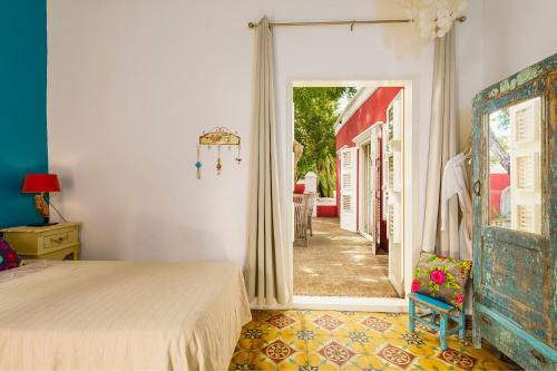 Una cama o camas en una habitación de Villa Tokara