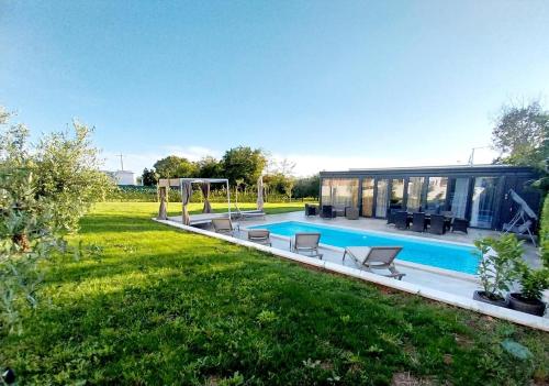 Hacienda MATEA - oasis of romance near the beaches, surrounded by olive trees, pool, jacuzzi and playground, Pula - Istria