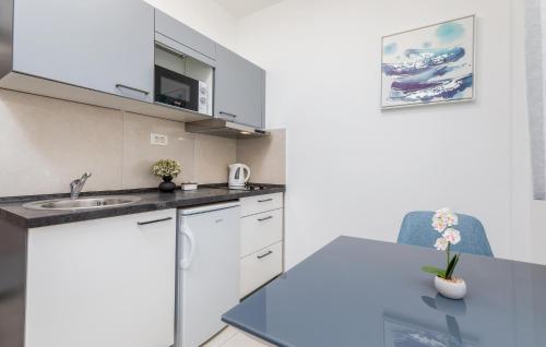Stunning Apartment In Pula With Wifi - Cir773