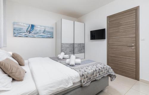 Stunning Apartment In Pula With Wifi - Cir773