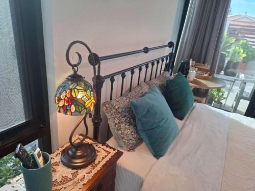 Zona de estar de Guest Suite, Private Entrance, Bathroom, Garden, No Overlap with Host