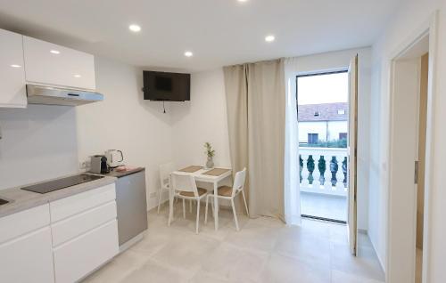Beautiful Apartment In Vodice With Wifi - Csv361