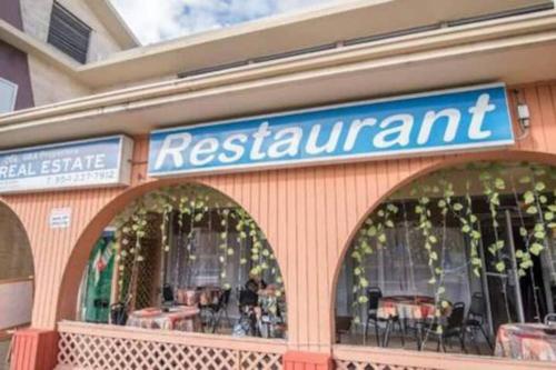 Restaurant ou autre lieu de restauration dans l'établissement Studio, Pool, Near Beach, Shops, Wifi