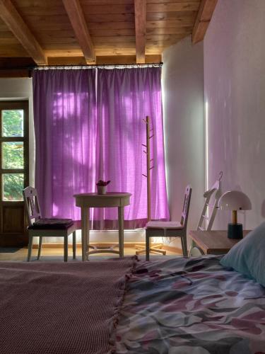 Ένα ή περισσότερα κρεβάτια σε δωμάτιο στο Katies Tiny House