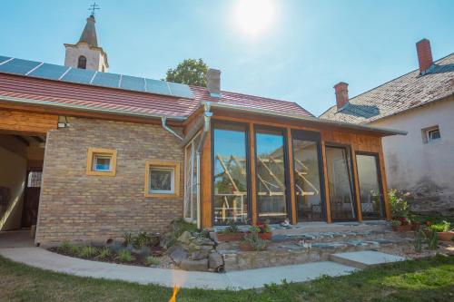 Nora Guest House - Happy Rentals