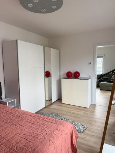 Postel nebo postele na pokoji v ubytování Quiet Stay Zepernick - direkt an Berlin