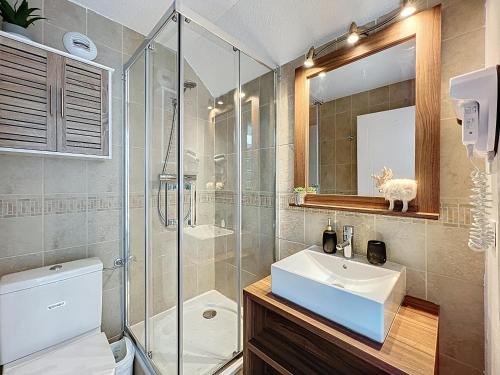 Koupelna v ubytování Duplex vue piste dernier étage 8-10 personnes