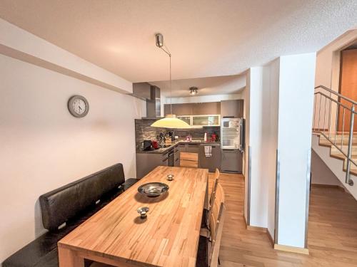 Apartment Living House Vandans by Interhomeにあるキッチンまたは簡易キッチン