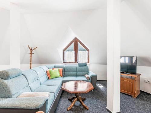 Posezení v ubytování Apartment Apartmán 611 by Interhome