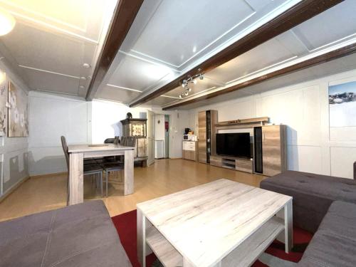 Chalet-Etage Mitten im Dorf