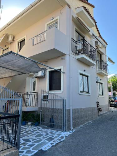 Gambar di galeri bagi Village Apartment di Marathiás