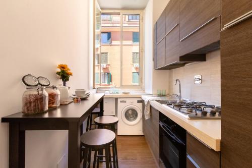 Noh 2BR Boutique Apartment Near Vatican Museums and Metro