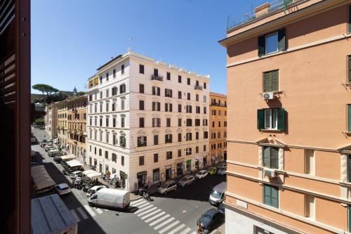 Noh 2BR Boutique Apartment Near Vatican Museums and Metro
