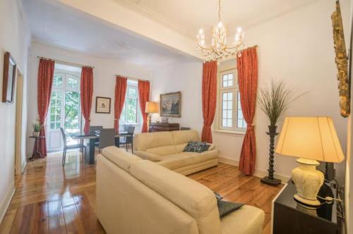 3 Bedroom Apartment in Sacadura Cabral