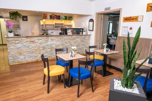 Una cocina o cocineta en Hotel Jezero