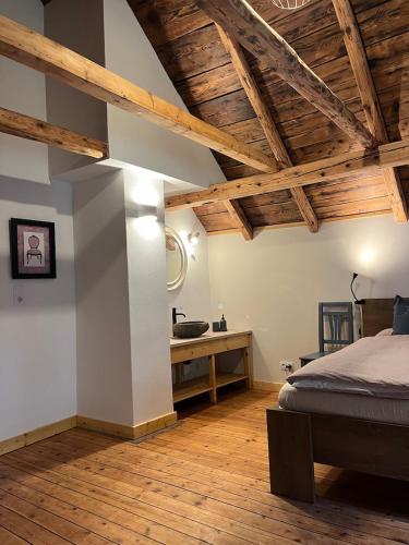 Ένα ή περισσότερα κρεβάτια σε δωμάτιο στο Auberge Tabarz Forsthaus