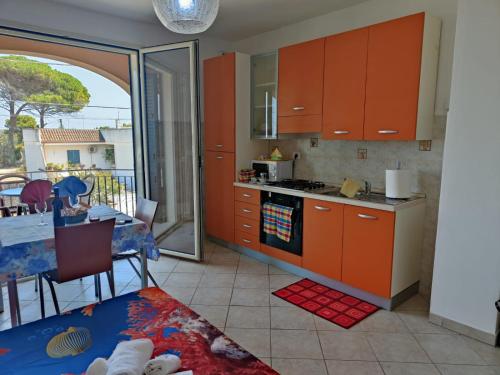 Кухня или мини-кухня в Casa Vacanza Sergio
