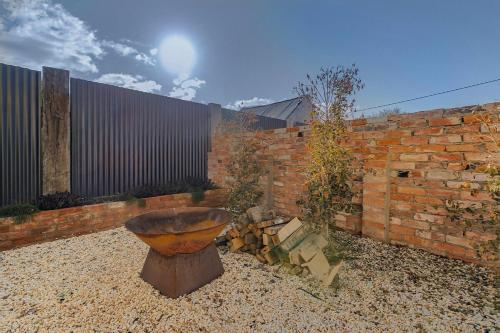 Gambar di galeri bagi The Brigade - A Timeless Retreat di Clunes