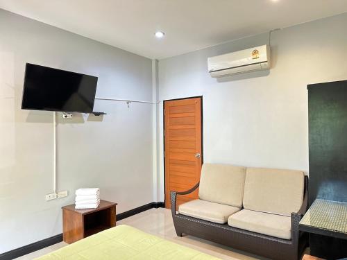 Μια τηλεόραση ή/και κέντρο ψυχαγωγίας στο Saiinam Laguna Inn