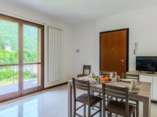 Μια τηλεόραση ή/και κέντρο ψυχαγωγίας στο Apartment Borgo Castello-3 by Interhome