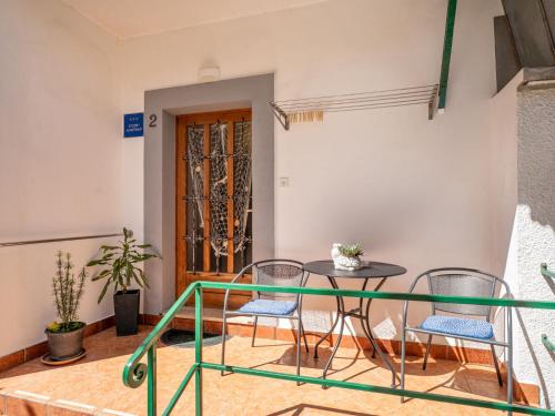 Apartment Banina by Interhome