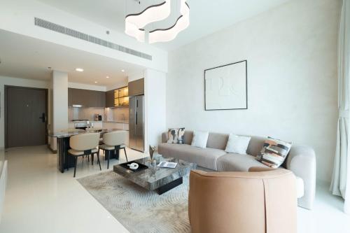 KeyRock - Stylish 2BR Apt with Palm Jumeirah View, Balcony , Pool & Gym Access photo 2