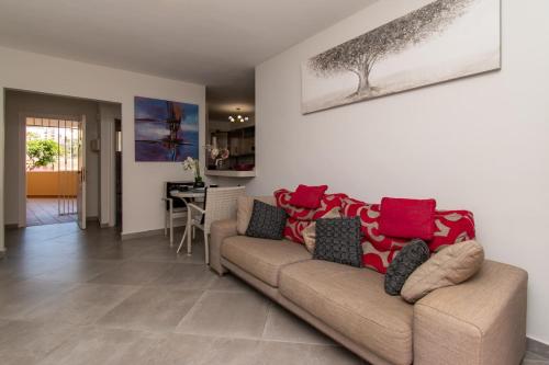 Amazing 2 Bedroom Apartment Central Location