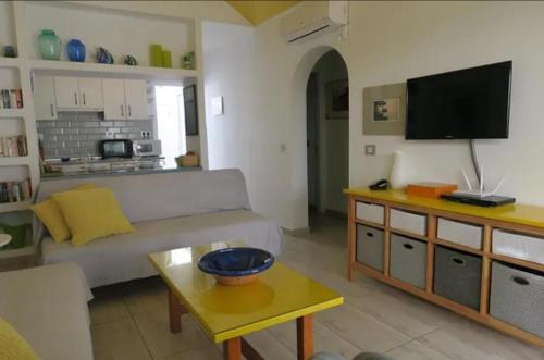 Η κουζίνα ή μικρή κουζίνα στο Sweet Bungalow Matagorda