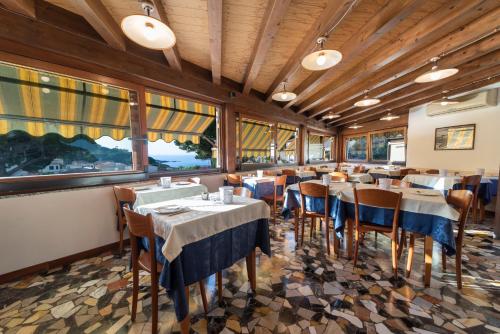 Restaurace v ubytování Hotel Da Fine