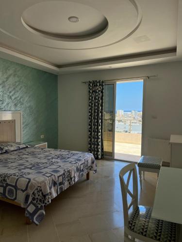 Spacious apartment with sea view