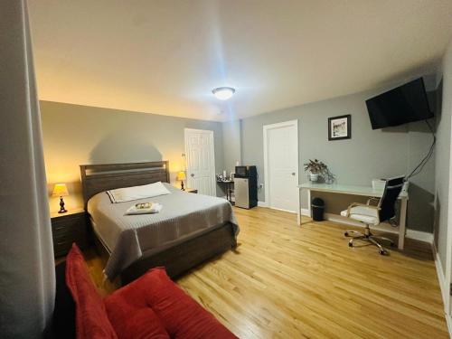 Φωτογραφία από το άλμπουμ του Spacious Private Suit Room Fairfax City σε Fairfax