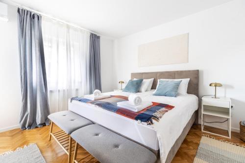 Sunny Line Premium Apartments with Pool