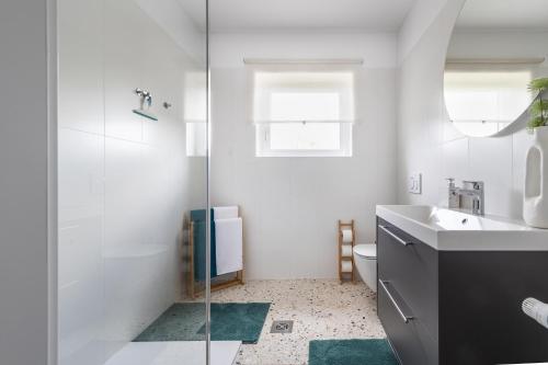 Sunny Line Premium Apartments with Pool