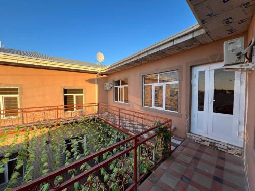 Μπαλκόνι ή βεράντα στο Aminzar Guest House