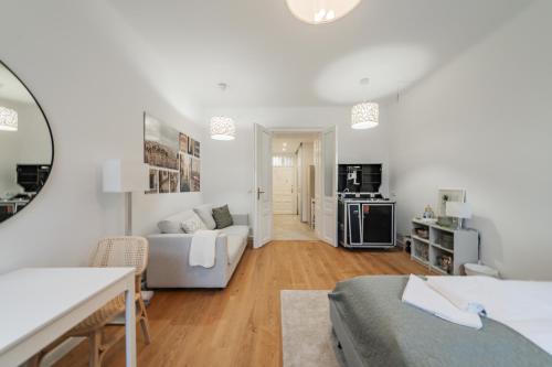 Central Vienna 12th District Apartment