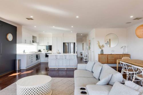 Kuchyň nebo kuchyňský kout v ubytování Alkira Beach House - Port Noarlunga