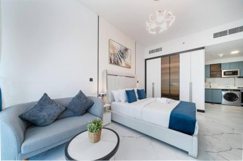 Modern and Spacious Studio Al Barsha South Stay