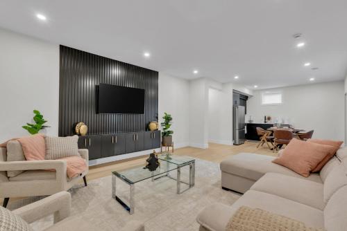 Foto sihtkohas Calgary asuva majutusasutuse Cozy 1BR Pullout Couch Discovery Ridge galeriist