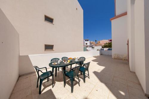 Topside Luz Guesthouse