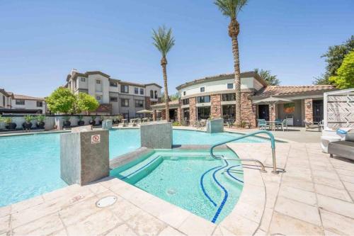 Πισίνα στο ή κοντά στο Boulevard Stays Luxe 2BR by Stadium Pool Parking Gym 02