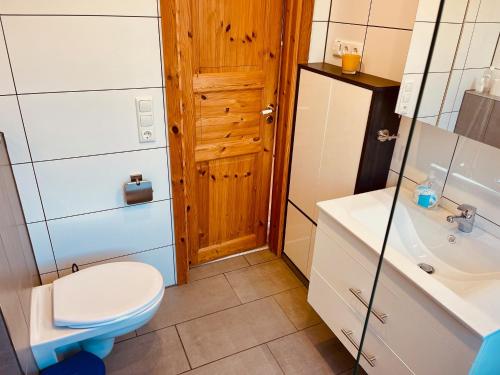 Ένα μπάνιο στο Extertal-Ferienpark - Premium Ferienhaus Sauna Wandern #56a