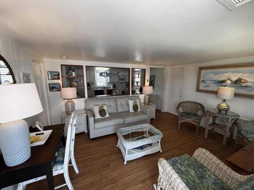 Gallery image of Pet Friendly Wifi Beach Badges Beach Chairs Balcony Bayview Deckkeurig Handicap Access Elevator Os Streaming Tv in Brant Beach