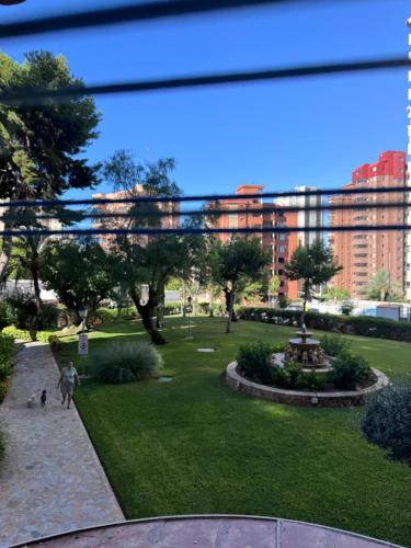 En have udenfor Araya Apartments