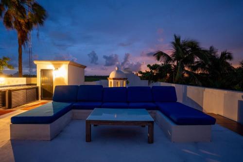 6BR Exclusive Beachfront Villa w/ Pool in Tulumにあるシーティングエリア